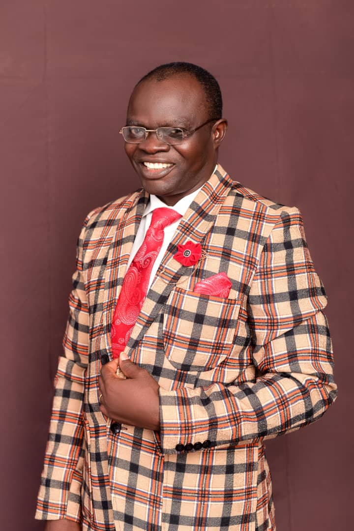 Mr, Ife Oluwole Rep. VC, EKSU